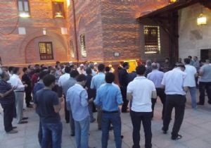 BAŞBAKAN ERDOĞAN'A DUALI DESTEK