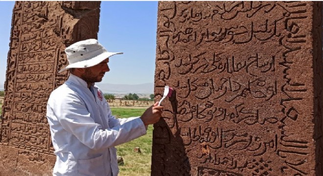 1071'inci mezar taşı restore edildi