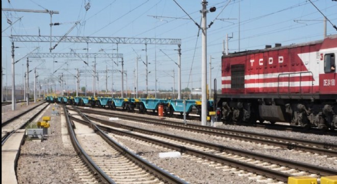 127 yeni nesil milli yük vagonu raylara indirildi