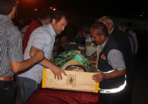KAZA'DA HAYATINI KAYBEDEN 3 İTFAİYE ERİ İÇİN AĞRI BELEDİYESİNDE CENAZE TÖRENİ DÜ