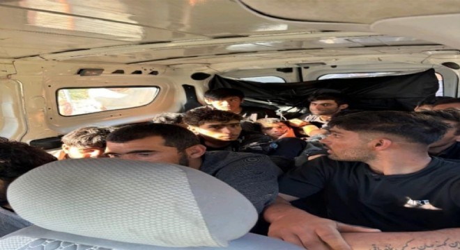 15 kaçak göçmen yakalandı, 3 kişi tutuklandı