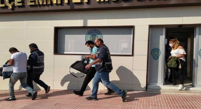 17 kişinin ATM'den parasını çaldılar