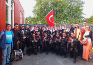HOLLANDA'YA TÜRK DANSI ÖĞRETTİLER
