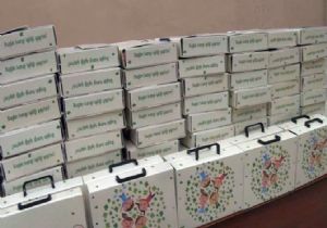 ELAZIĞ'DA ÖĞRENCİLERE KIRTASİYE MALZEMESİ VE KİTAP YARDIMI YAPILDI