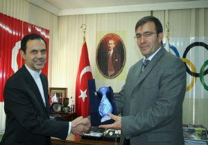 Konsolos Kılıçhan'dan Erzurum'a övgü