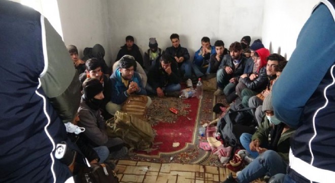 28 kaçak göçmen yakalandı