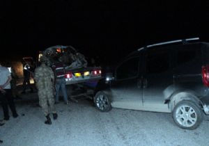 ERZİNCAN'DA TRAFİK KAZASI: 2 ÖLÜ, 4 YARALI