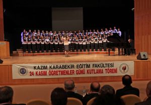 Koçak öğretmenlerin coşkusunu paylaştı