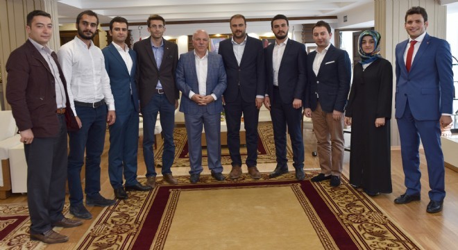 AK Gençlerden Sekmen'e şükran plaketi