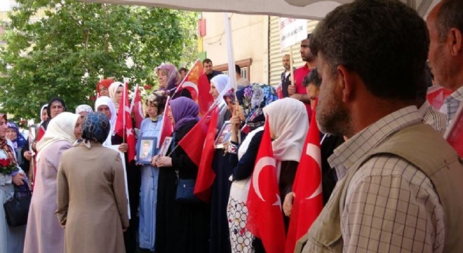 Ailelerin evlat nöbeti 1018'inci gününde