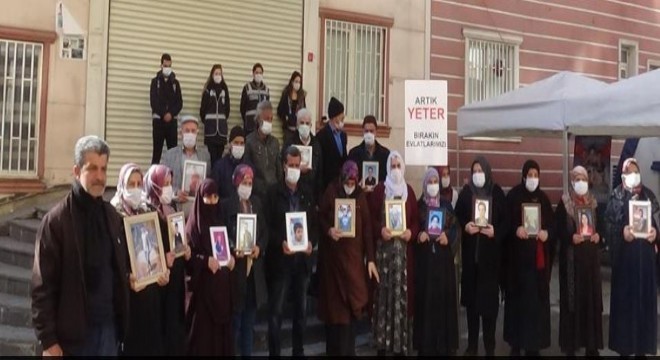 Ailelerin evlat nöbeti 893'üncü gününde