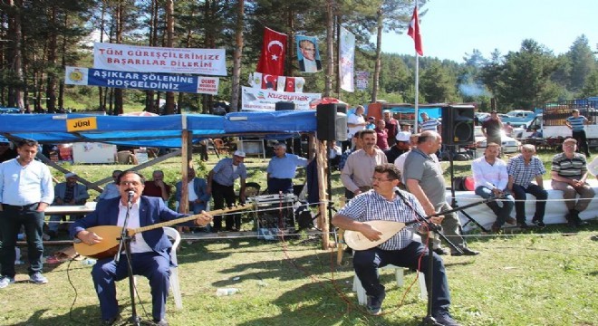 Akdağ'da şenlik vardı
