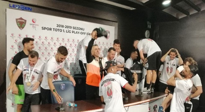 Altıparmak 1. ligin José Mourinho'su oldu