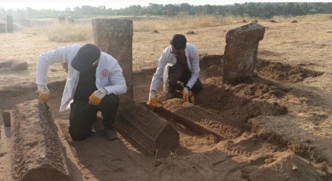 Anadolu'nun Orhun anıtları gün yüzüne çıkıyor
