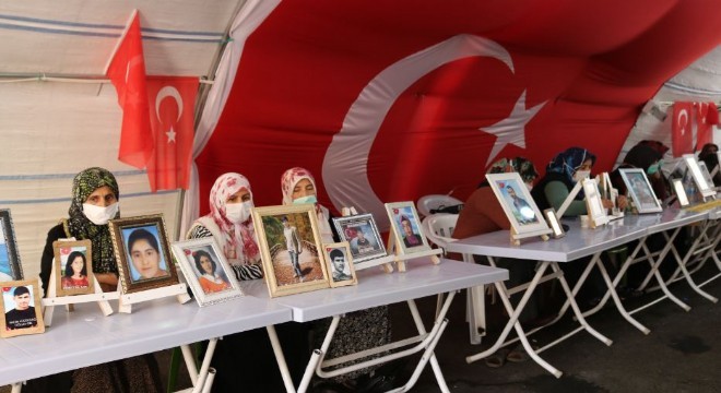 Anaların evlat nöbeti 428'inci gününde