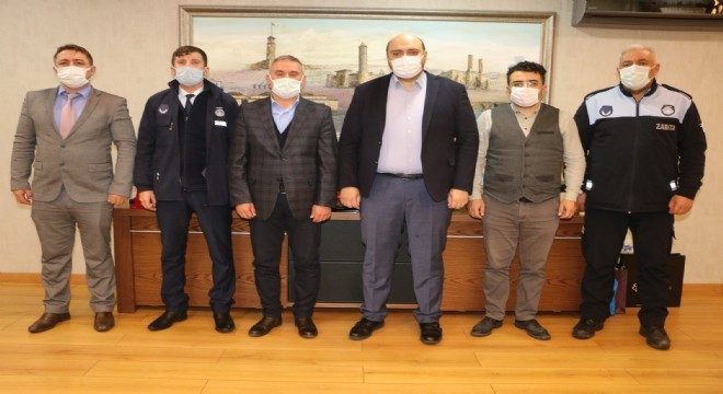 Aziziye'nin yardımsever zabıtaları ödüllendirildi