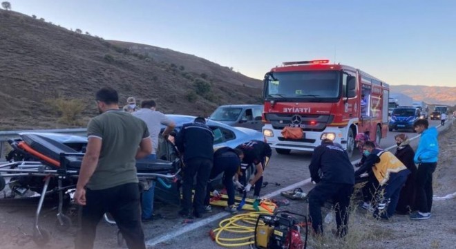 Aşkale'de trafik kazası: 3 yaralı