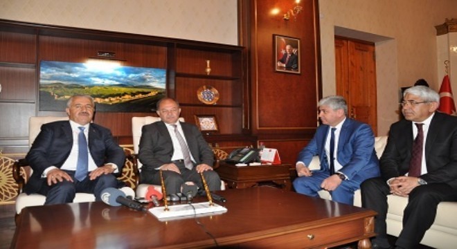 Bakan Arslan ve Bakan Akdağ Kars'ta