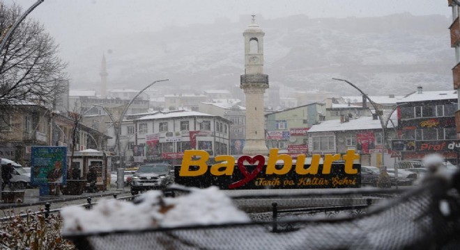 Bayburt'ta kar tatili bir gün daha uzatıldı