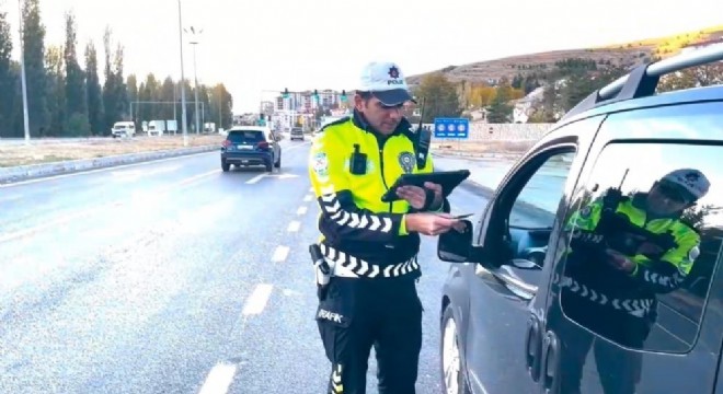 Bayburt yolunda drone ile trafik denetimi