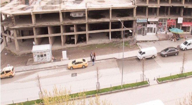 Bosna Caddesi'ndeki metruk yapılar yıkıldı