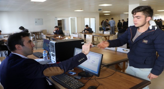 Büyükşehir'den öğrencilere destek