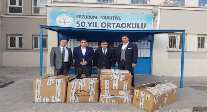 Curling Federasyonu'ndan okullara malzeme desteği