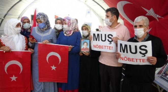 Diyarbakır annelerinden, Muş'taki ailelere destek