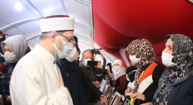 Erbaş'tan nöbetteki ailelere destek