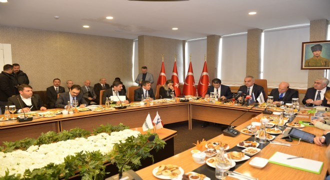 Ersoy, Palandöken'de turizmcilerle istişare etti