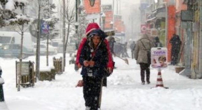Erzurum'da eğitime kar engeli