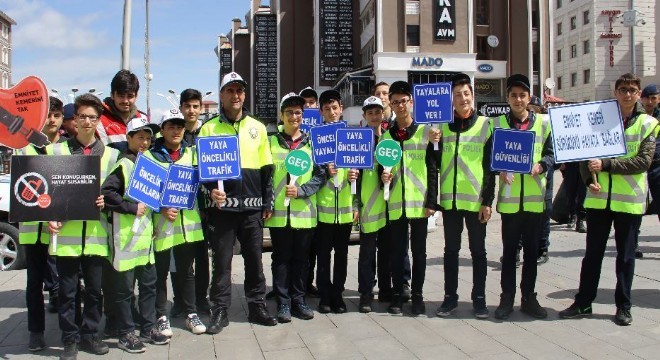 Erzurum'da: ‘Öncelik Hayatın Öncelik Yayanın'
