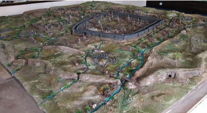 Erzurum'un 1800'lü yıllarını maketleştirdi