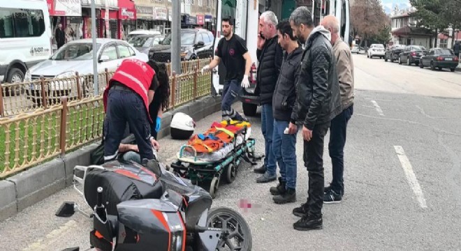 Eğitim Fakültesi kavşağında kaza: 1 yaralı