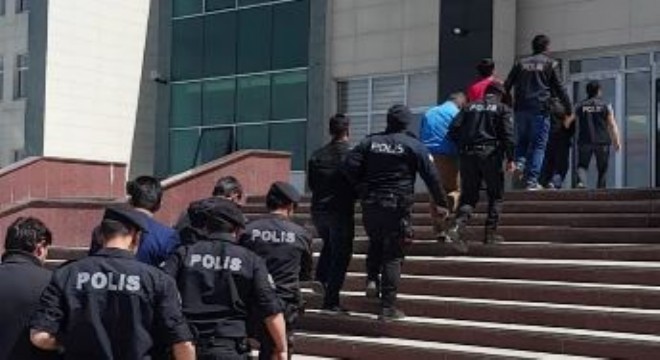 FETÖ'den 5 rütbeli asker tutuklandı