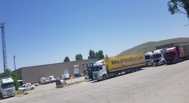 Gürbulak Sınır Kapısı'nda tır geçişi başladı