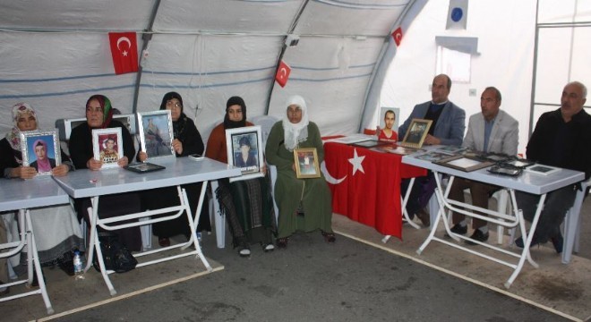 HDP önündeki ailelerin evlat nöbeti 77'nci günde