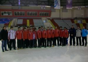 Buz hokeyi kampı tamamlandı