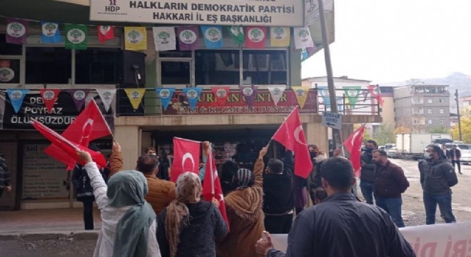 Hakkari'de evlat nöbeti devam ediyor