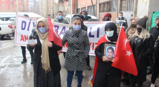 Hakkarili Anaların Evlat Nöbeti 4'üncü haftasında