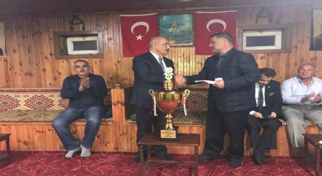 Ilıcalı'dan atlı spora arpa desteği