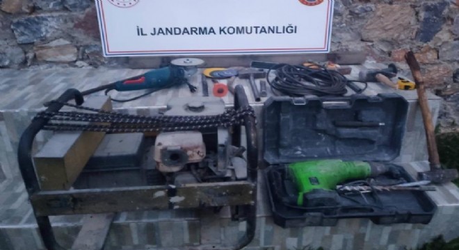 Jandarmadan kaçak kazı operasyonu