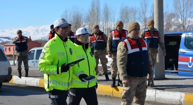Jandarma'dan trafikte drone ile uygulama