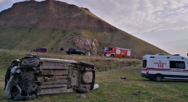 Karakurt'ta otomobil takla attı: 3 yaralı