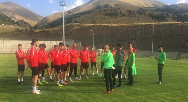 Karaköprü BS Erzurum'da kampa girdi