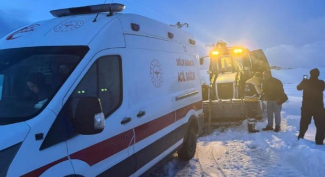Karda mahsur kalan 112 ekibi kurtarıldı