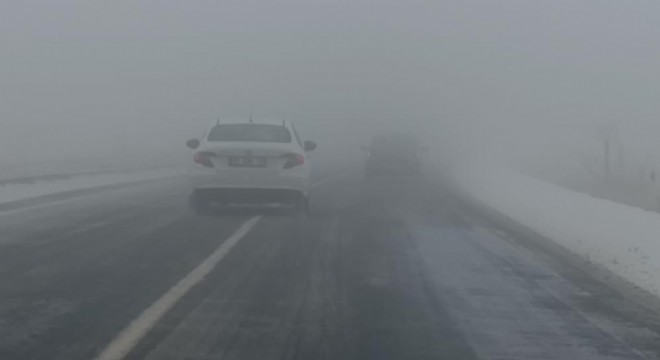 Kars'ta yoğun sis: Uçak seferleri iptal edildi