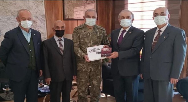 Kolordu komutanı Uzun'a ‘Sarıkamış' kitabı