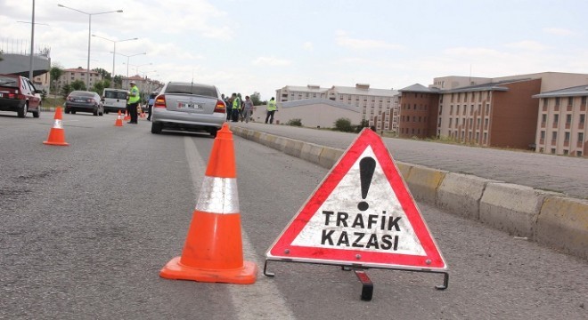 Köprüköy'de feci kaza: 3 ölü, 2 yaralı