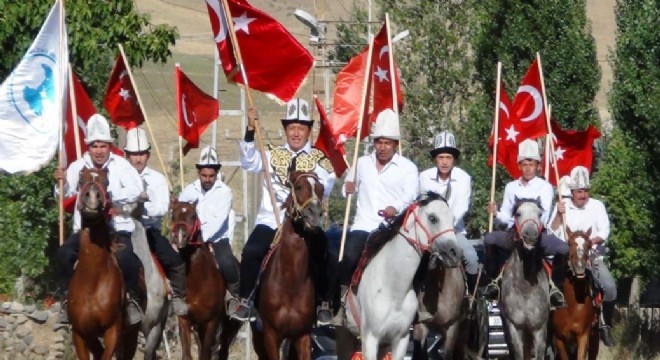 Kırgız Türkleri Van'da buluştu
